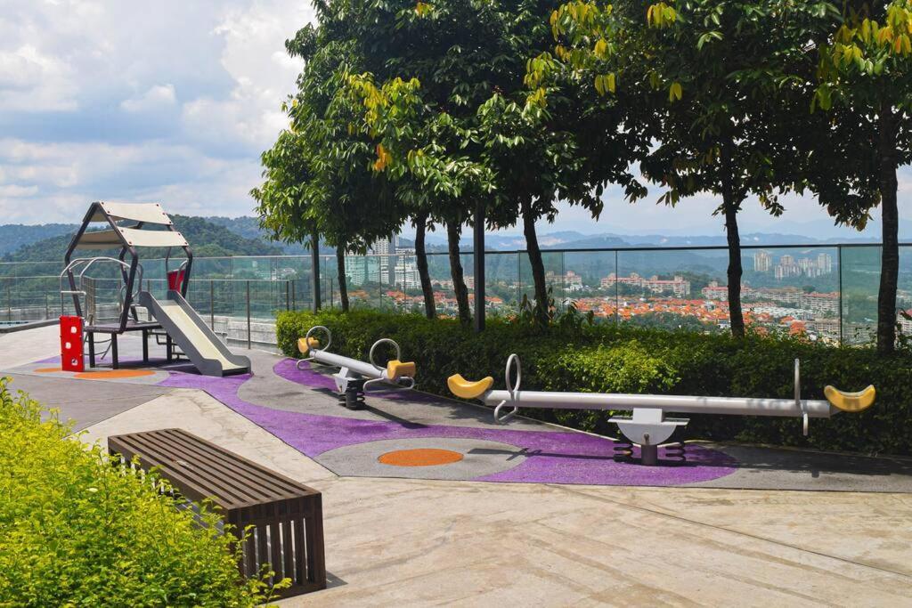 Ekocheras Loft 5 Pax, #snooker #abovemall #balcony #freecarpark Apartment