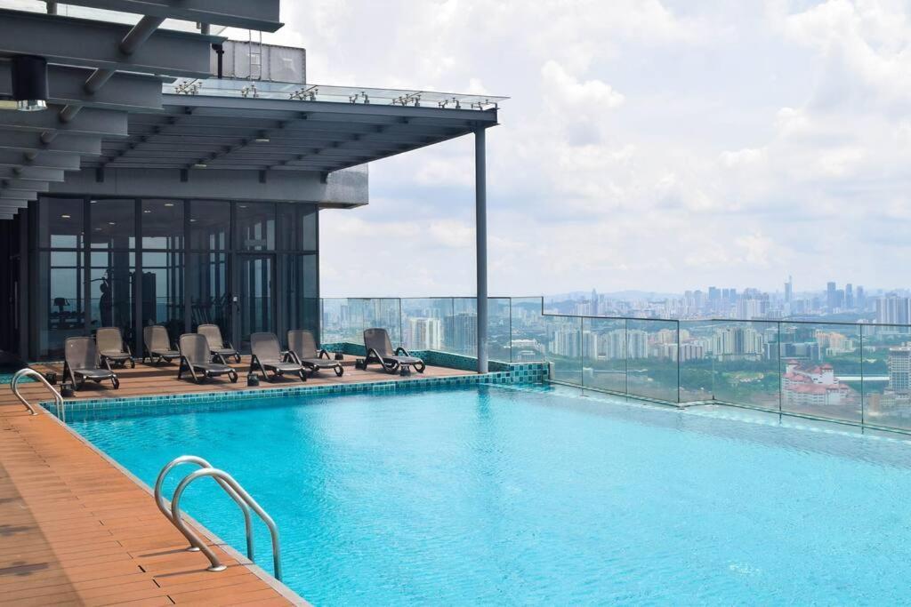 Apartment Ekocheras Loft 5 Pax, #snooker #abovemall #balcony #freecarpark Kuala Lumpur